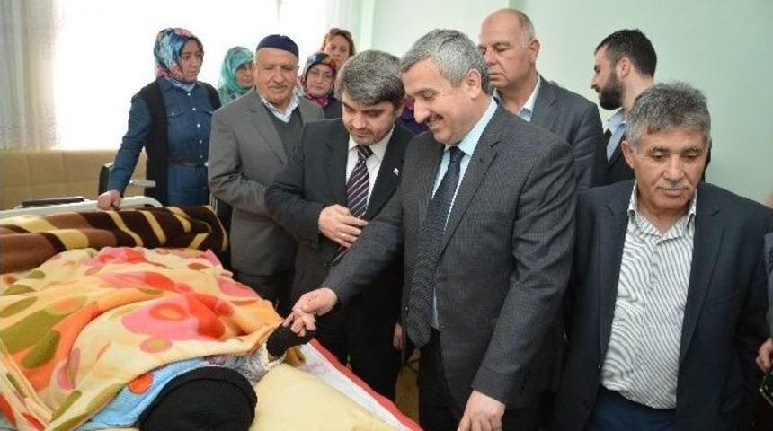 Başkan Baran Hasta Ve Yaşlıları Ziyaret Etti