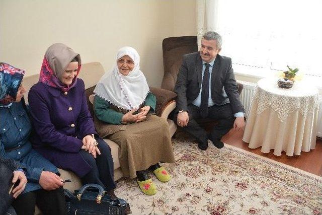 Başkan Baran Hasta Ve Yaşlıları Ziyaret Etti 1