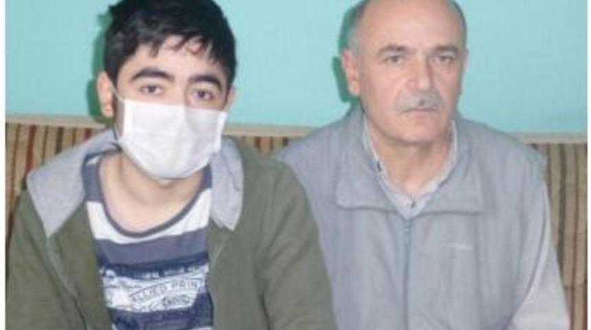 18 Yaşındaki &Ouml;mer, 10 Yıldır Ilik Nakli Bekliyor