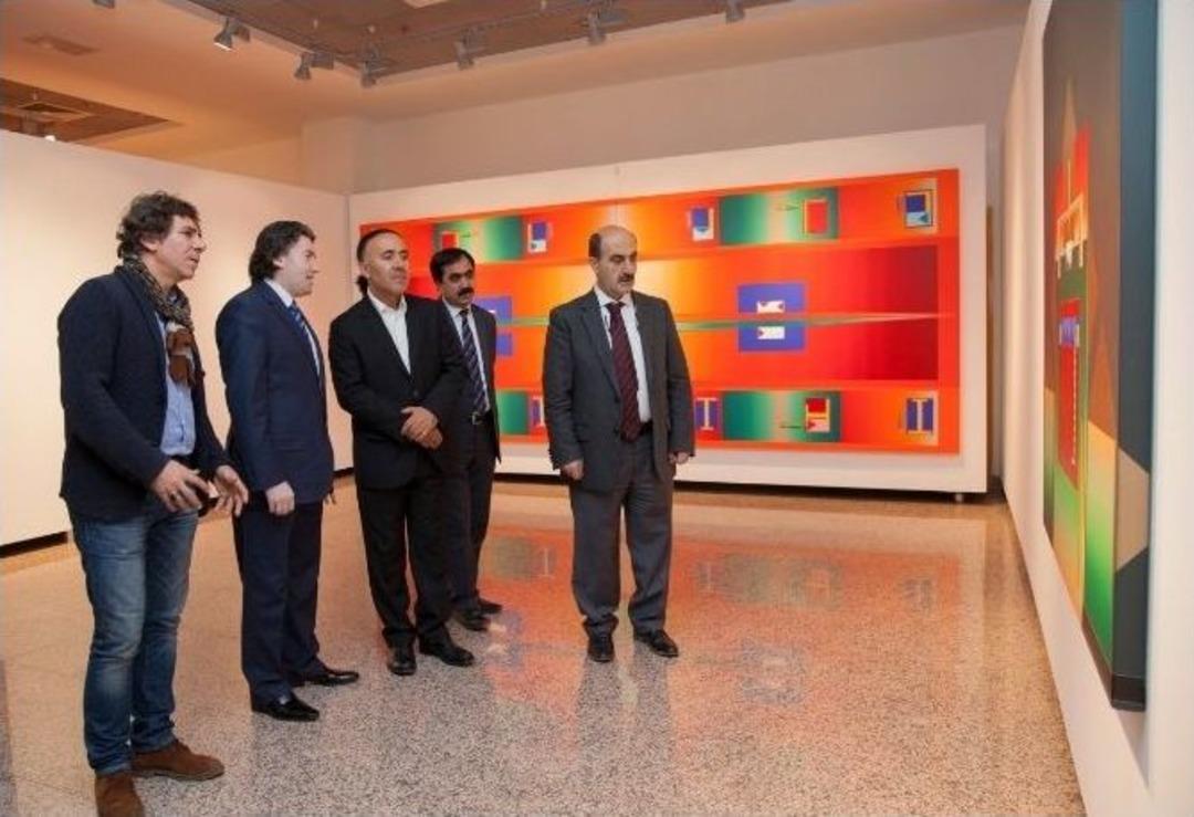 &ldquo;evren Tasarımları-kırmızı&rdquo; Sanatseverlerle Buluştu