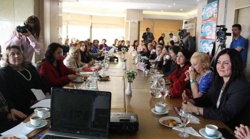 Ka-der&rsquo;den Ak Partili Kadın Aday Adaylarıyla Toplantı