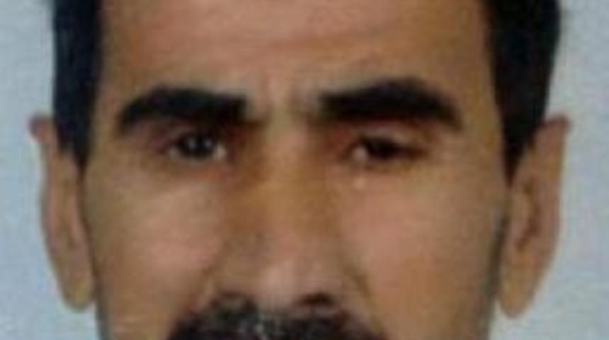 Elbise Askısında Kemerle Intihar