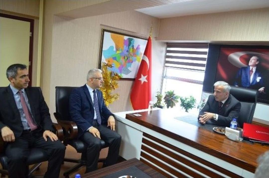 Vali Kam&ccedil;ı Sağlık Kurumlarını Ziyaret Etti