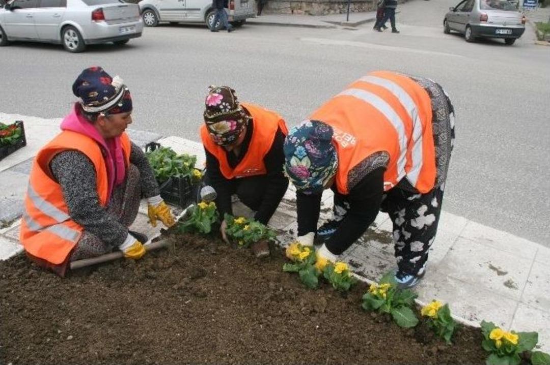 Boz&uuml;y&uuml;k&rsquo;te D&ouml;ner Kavşak &Ccedil;i&ccedil;eklendi
