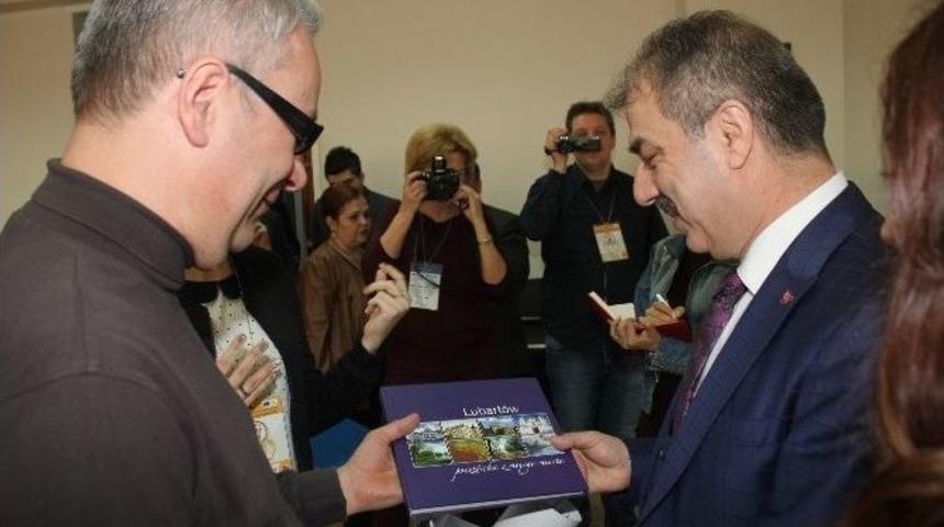 Başkan Din&ccedil; Yabancı &Ouml;ğrencileri Ağırladı