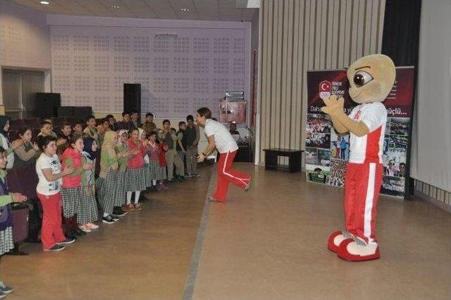 Kartepe’nin Çocukları Oli’yi Çok Sevdi