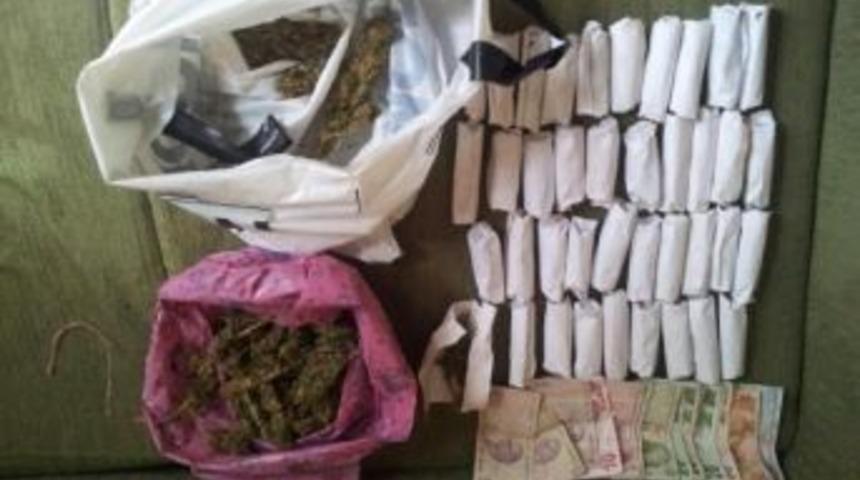 Şanlıurfa'da Uyuşturucu Operasyonu: 2 G&ouml;zaltı