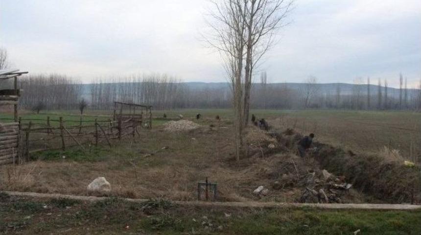 36 Kilometre Uzunluğunda Sulama Kanalı Temizlendi