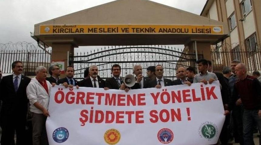 Bıçaklı Dehşetin Yaşandığı Okulda Sendikacılar Ortak Açıklama Yaptı