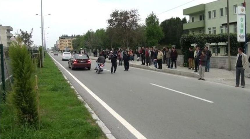 Şov Yapan Gen&ccedil;ler Ceza Yemedi Ama Tokadı Yedi