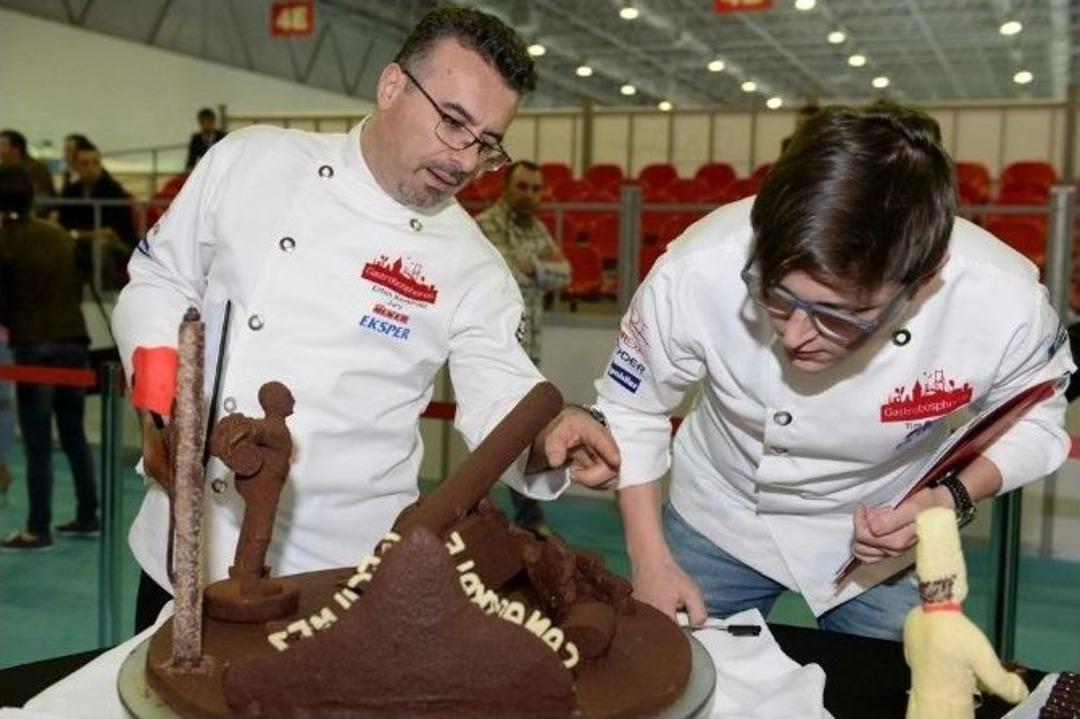 &Ccedil;anakkale Zaferi&rsquo;nin 100. Yılında &Ccedil;ikolatalar Yarıştı