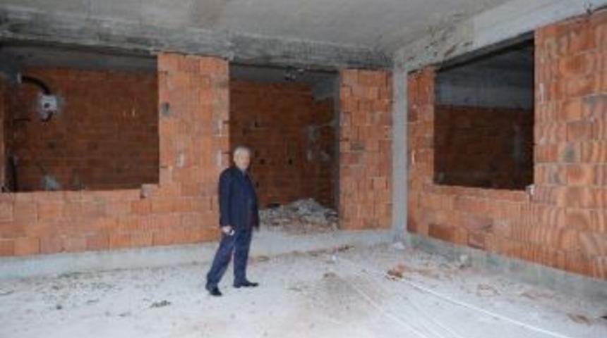 Başkan &Ccedil;etinkaya, Muhtarlar Binasını İnceledi