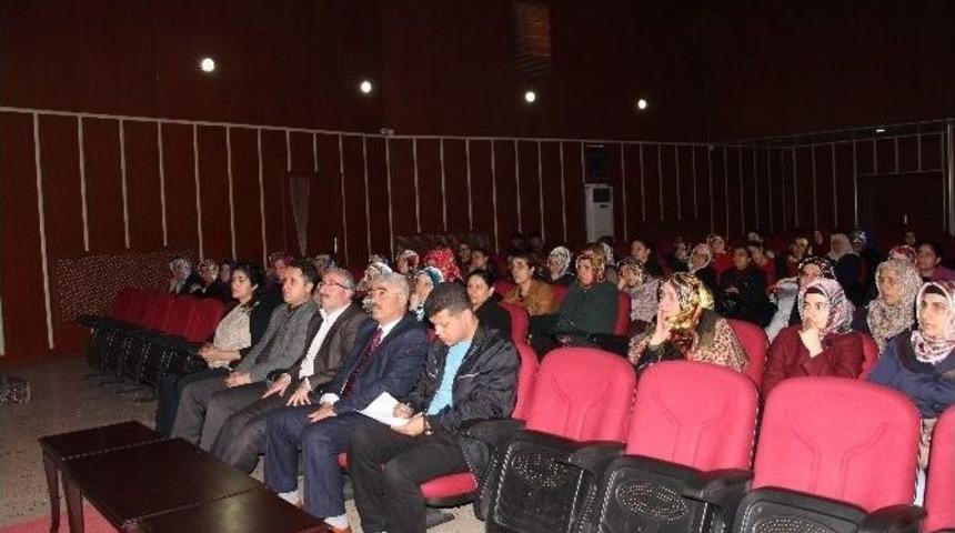 Usta &Ouml;ğretici Ve Kursiyerlere Y&ouml;nelik İş Ve Meslek Fırsatları Semineri Verildi