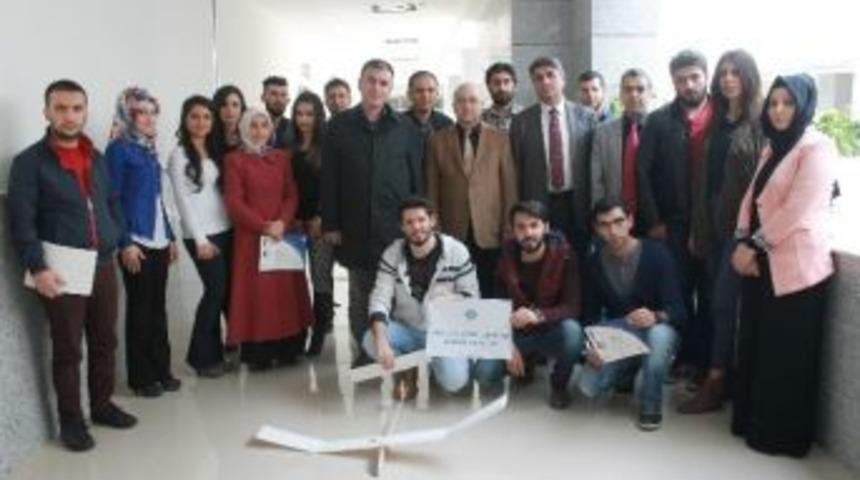Model U&ccedil;ak Kurs Belgeleri Dağıtıldı