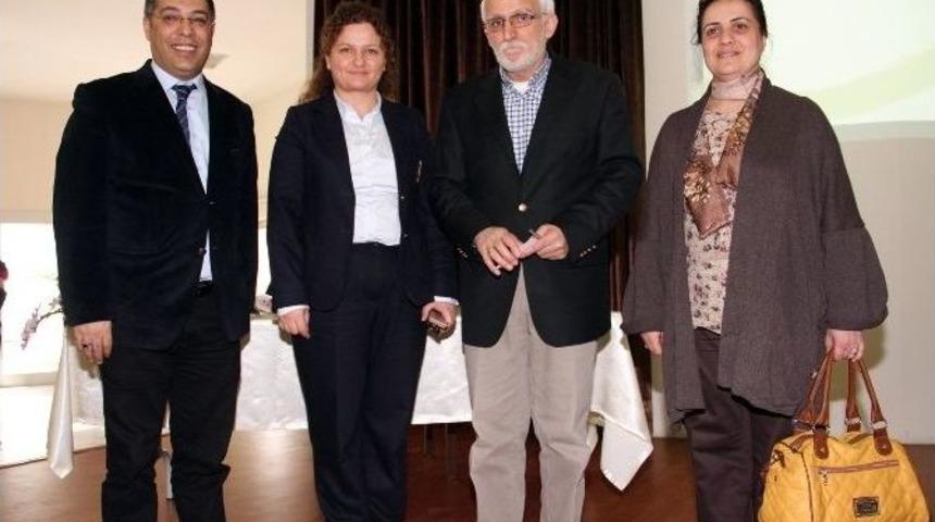 Yunus Arıkan&rsquo;dan &lsquo;yaşam Tuhaf Bir Oyun&rsquo; Konferansı