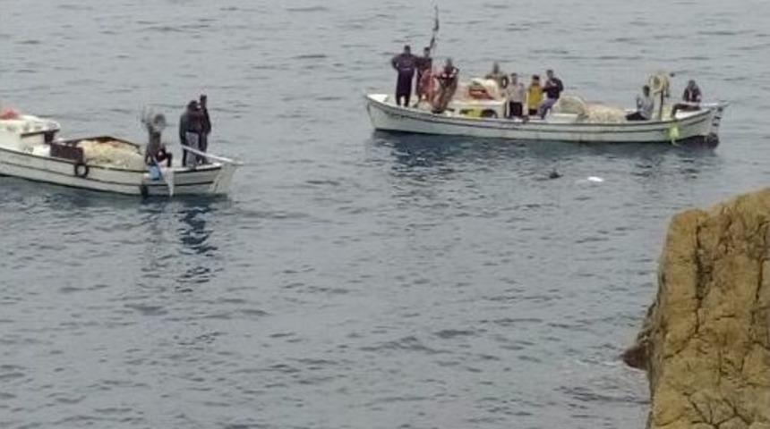 Denizde Arap&ccedil;a D&ouml;vmeli Ceset Bulundu