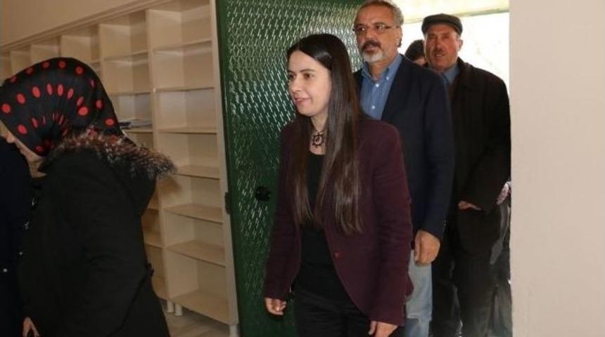 12 Yaşındaki Ebru Yal&ccedil;ın Adına Halk K&uuml;t&uuml;phanesi A&ccedil;ıldı
