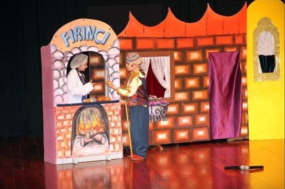 D&uuml;nya Tiyatro G&uuml;n&uuml;