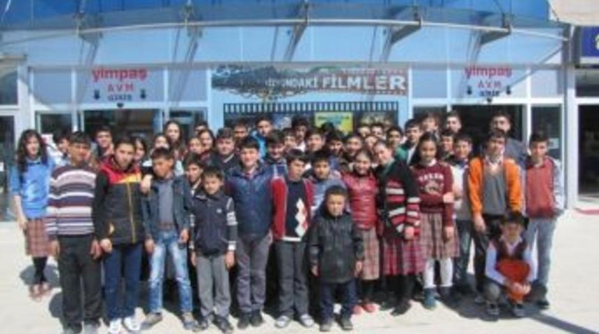 Yozgat&rsquo;ta &Ouml;ğrencilerin Sinema Keyfi