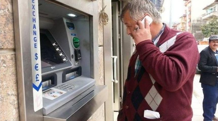 (&ouml;zel Haber)bartın&rsquo;da 5 Yıl &Ouml;nce 60 Bin Lirasını Kaptıran Yaşlı Adam Telefon Dolandırıcılarına 16 Bin Lira Daha Kaptırdı