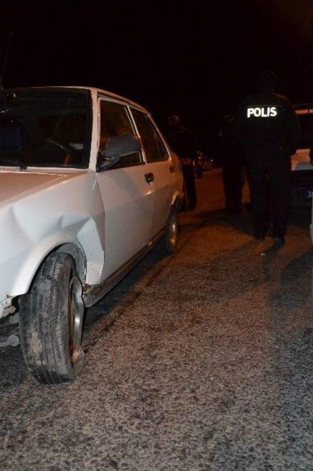 Otomobiliyle Polisten Kaçan Şahıs Tekeri Patlayınca Yakayı Ele Verdi