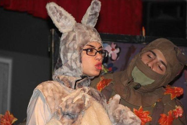 &rsquo;su Damlası&rsquo; Final&rsquo;de Sahnelendi 1