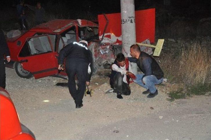 Otomobil Direğe Çarptı:1 Ölü, 1 Yaralı G3