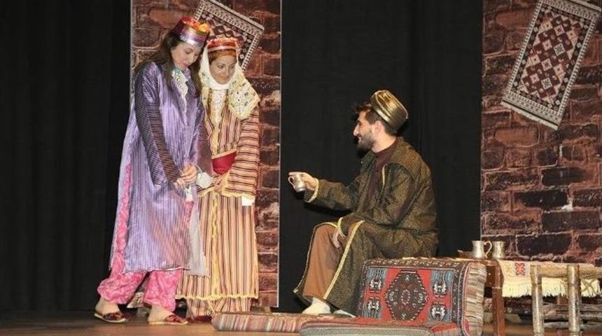 Torbalı&rsquo;da D&uuml;nya Tiyatrolar G&uuml;n&uuml;ne &Uuml;cretsiz Tiyatro Oyunu