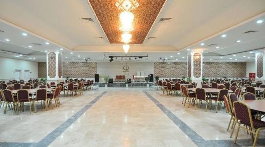 Ke&ccedil;i&ouml;renli Z&uuml;mr&uuml;t&rsquo;e Koşuyor