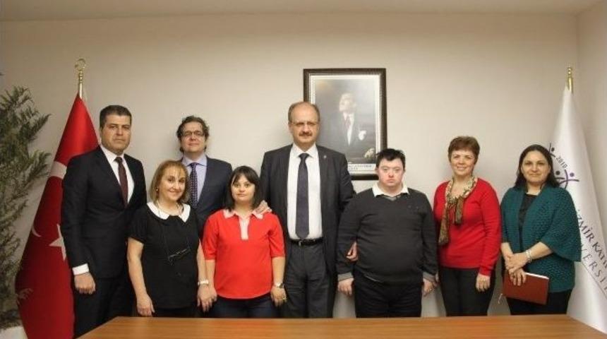 İzmir Down Sendromu Derneğinden Rekt&ouml;r Akhan&rsquo;a Ziyaret