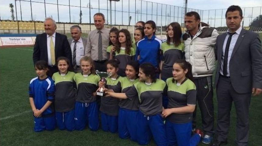 Rize&rsquo;de K&uuml;&ccedil;&uuml;kler Ve Yıldızlar Futbol İl Biriciliği Sona Erdi
