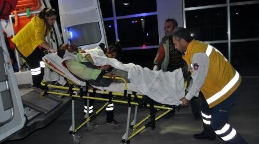 Karaman&rsquo;Da Parkta Bı&ccedil;aklı Kavga: 1 Yaralı