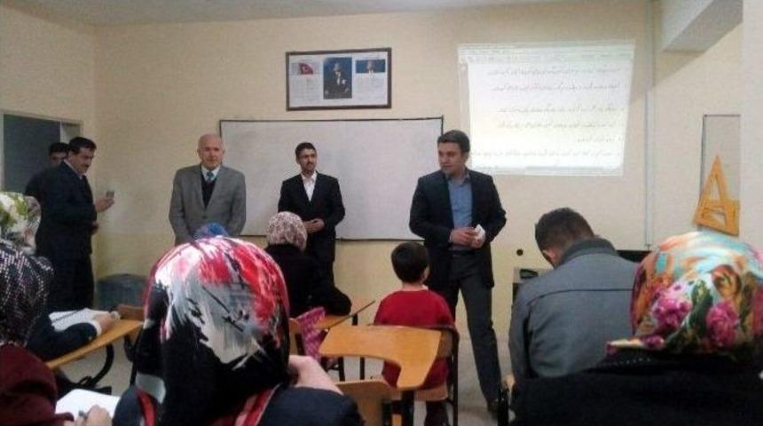 Kaymakam Hatam Osmanlıca Kursunu Ziayret Etti