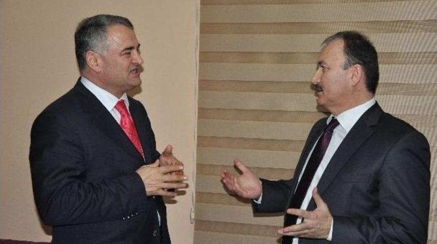 Karanfil &Ccedil;arşı-pazar Geziyor