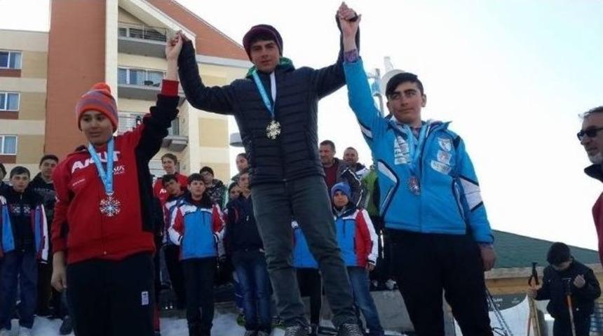 Sarıkamış Orman Spor Kul&uuml;b&uuml; 2014-2015 Sezonunu Değerlendirdi