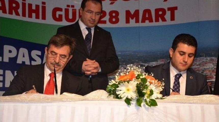 &Ccedil;evre Ve Şehircilik Bakanı İdris G&uuml;ll&uuml;ce: