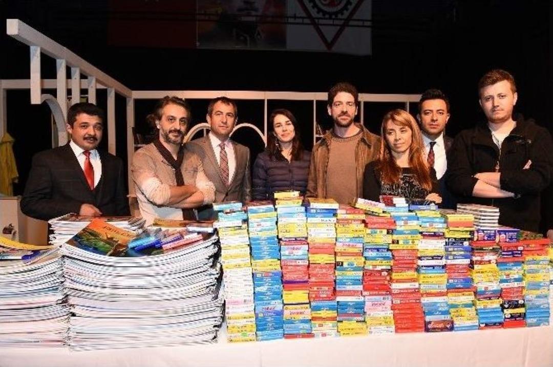 Bu Tiyatro Oyununda Para İle Bilet Alamadılar