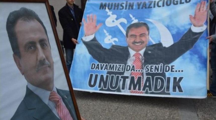 Balıkesir&rsquo;de Muhsin Yazıcıoğlu Anıldı