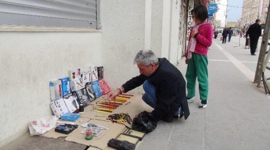 Suriyeli Engelli Adam Yardım Bekliyor