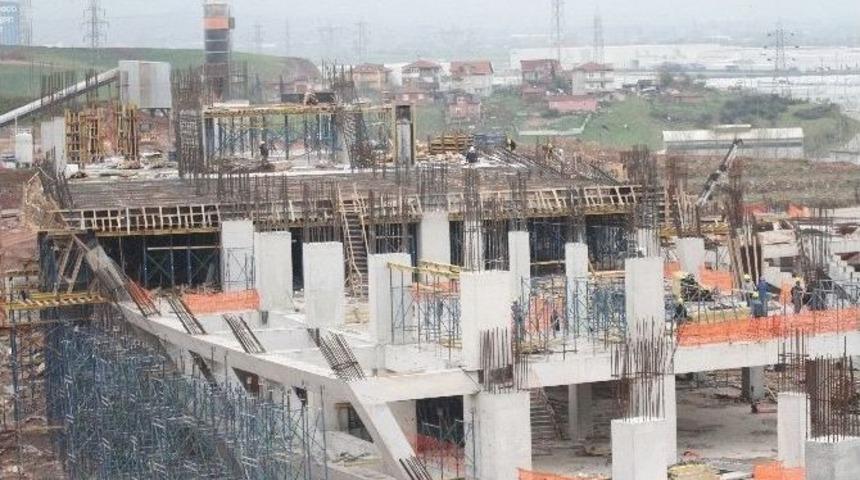 (özel Haber) Kocaeli Stadyumu Hızla Yükseliyor