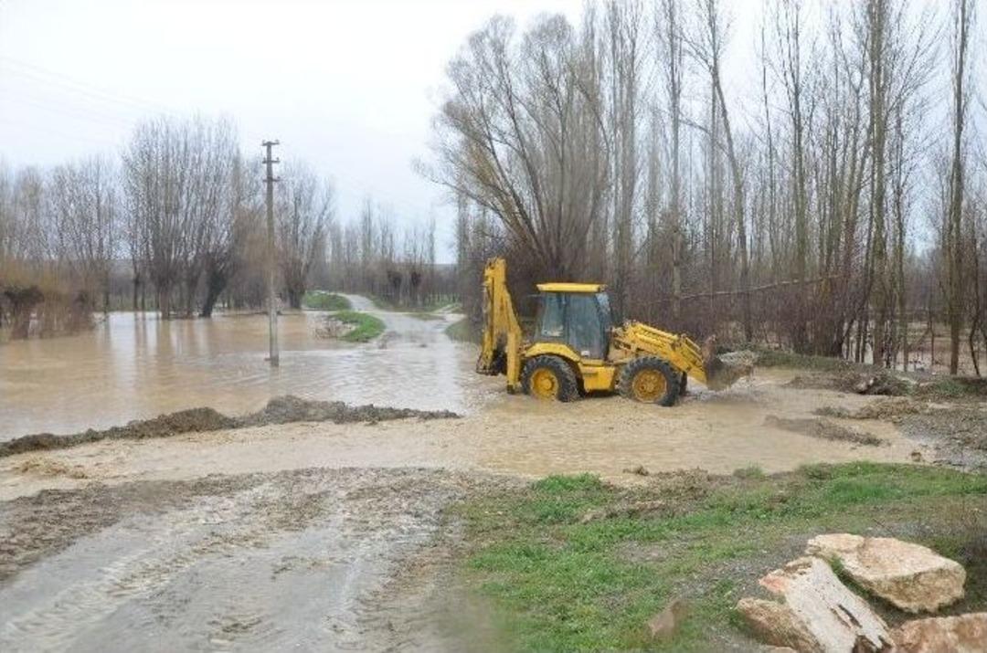 İki &Ccedil;ocuğu İle Evde Mahsur Kaldı