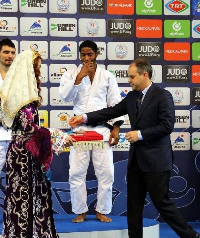 Grand Prix Samsun 2015 Judo Turnuvası'nın Açılış Töreni Yapıldı