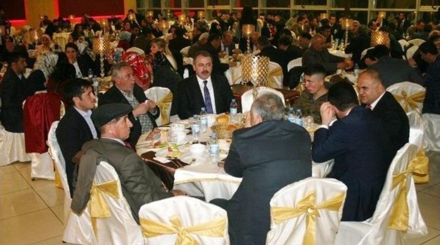 Tanıtım Gecesinde Kandaşoğlu&rsquo;na Yoğun İlgi