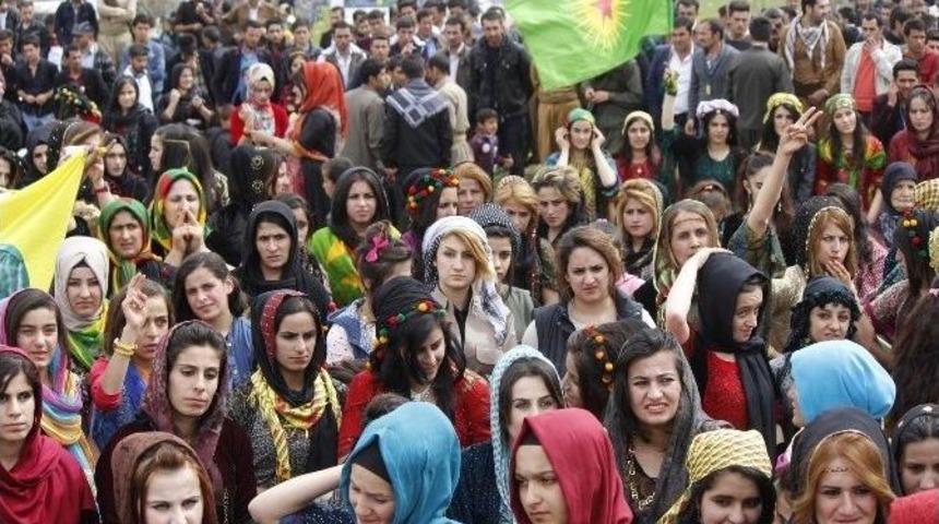 Derecik&rsquo;te Nevruz Kutlaması