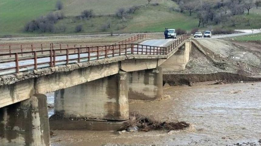 Başkent&rsquo;te Baraj K&ouml;pr&uuml;s&uuml;nde &Ccedil;atlaklar Oluştu