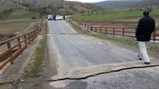 Başkent’te Baraj Köprüsünde Çatlaklar Oluştu