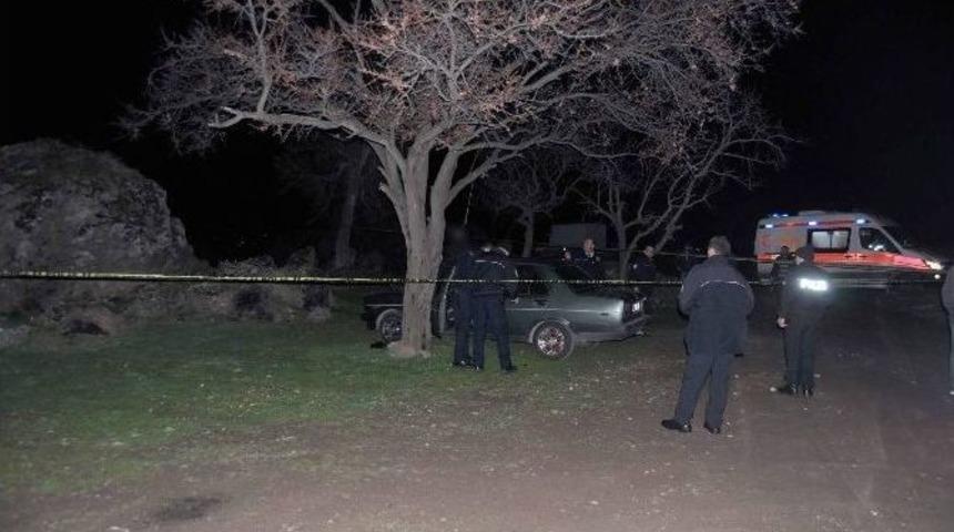 İşsiz Adam Kendini Ağaca Astı