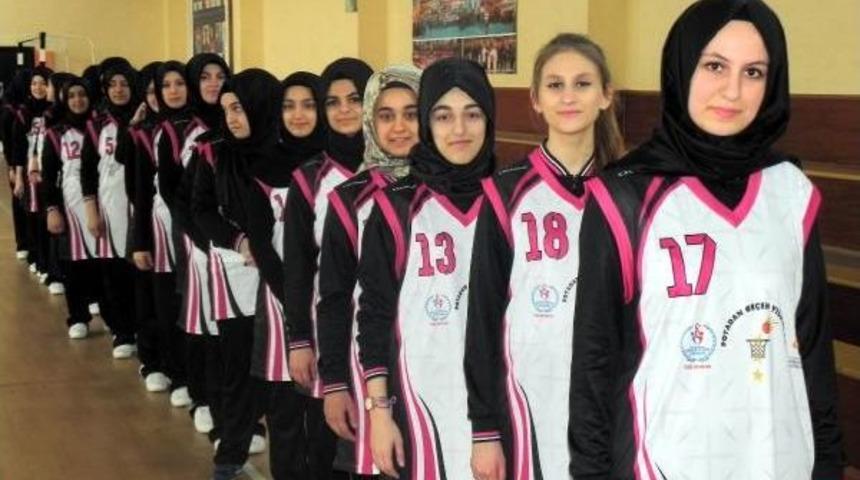 İmam Hatipli Kızlar, Bosnalı &Uuml;nl&uuml; Basket&ccedil;i Indira Kaljo&rsquo;Nun Izinde