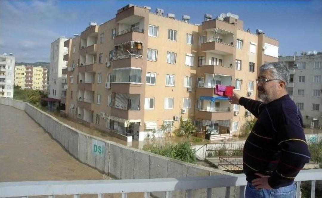 Karları Eriten Sağanak Yağış Sele Neden Oldu