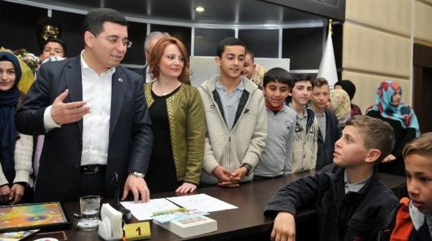 Başkan Tütüncü, 2 Bin 806 Öğrenciyle Yüz Yüze Görüştü